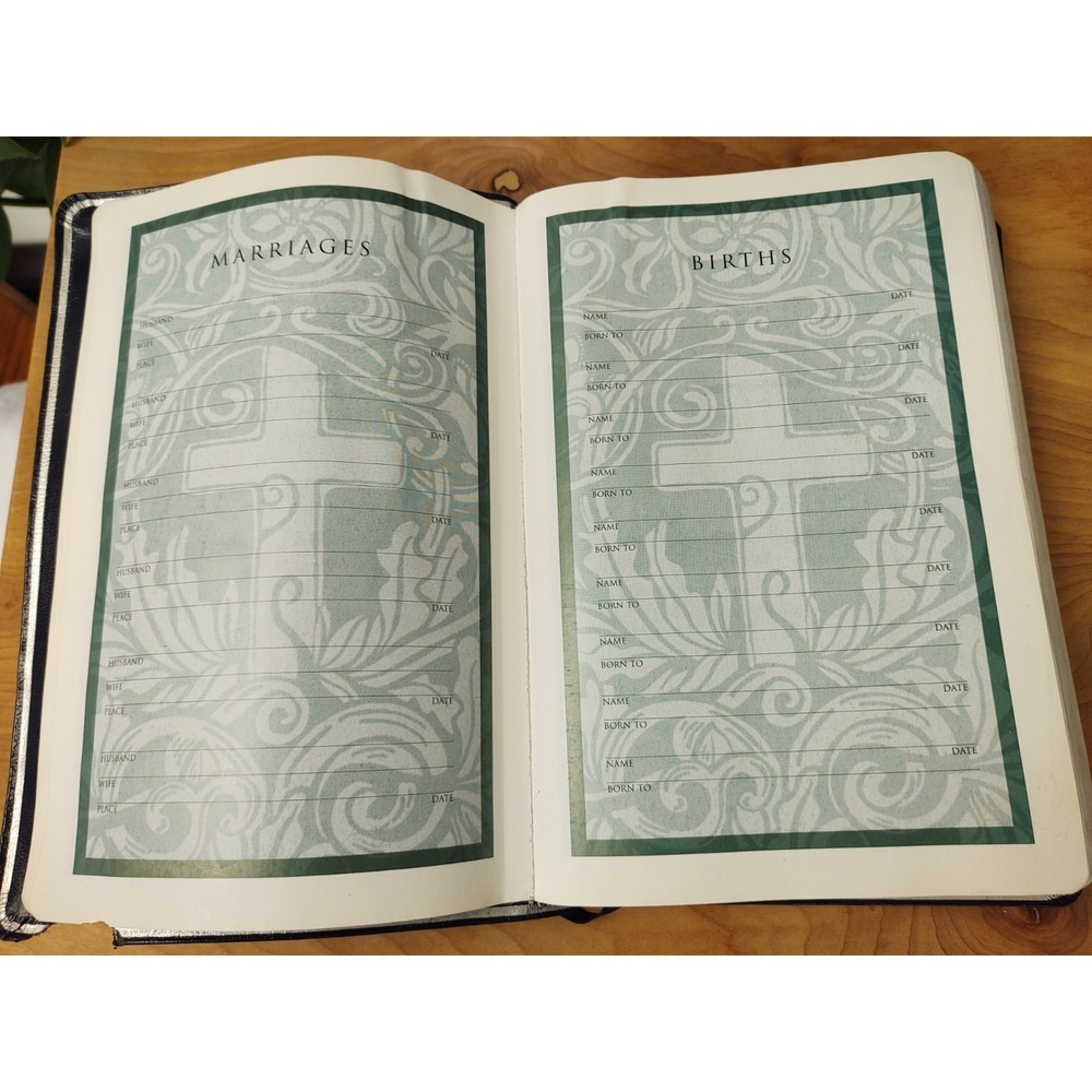 Holy Bible 1986 King James Version Giant Print Words Christ in Red Concordance - Picture 7 of 13